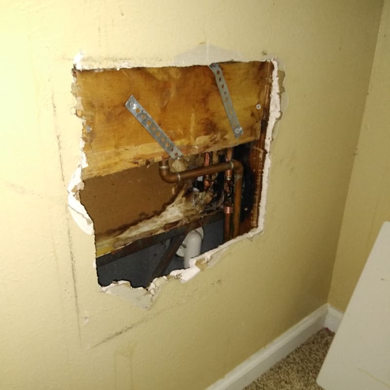 Signs You May Need to Repipe Your Dallas-Fort Worth Home